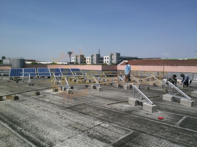 浙江金华水泥平屋顶150KW项目Zhejiang 150KW Flat Roof Mount Project.jpg